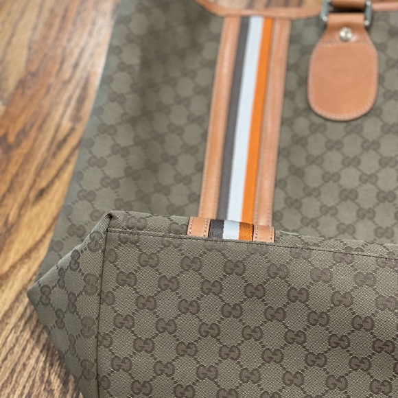 🎉 HOST PICK 🎉 Gucci travel bag overnight luggage bag NEVER CARRIED!   🔥🔥 - Picture 13 of 15